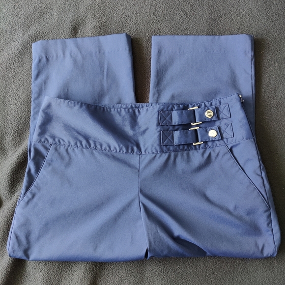 Izod ladies capris | size 2 | dark blue 💙 | weather resistant Golf ⛳ pants - Picture 13 of 14